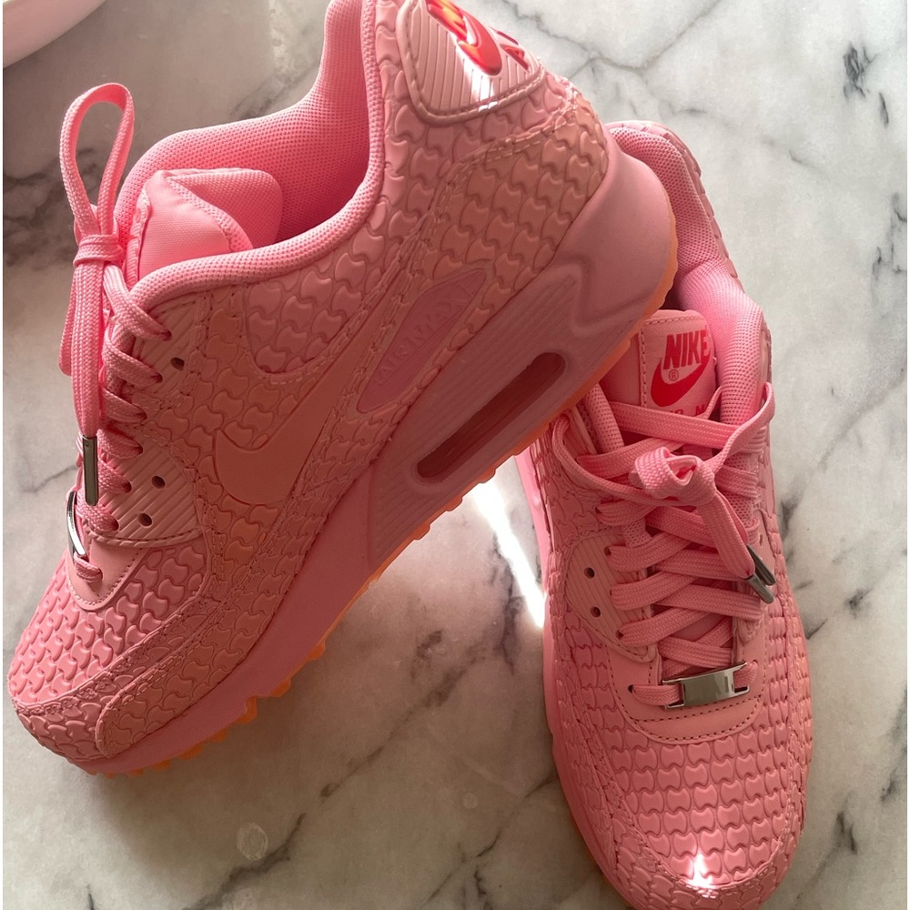 Nike Pink Women's Sneakers. Brand New, Never worn!
